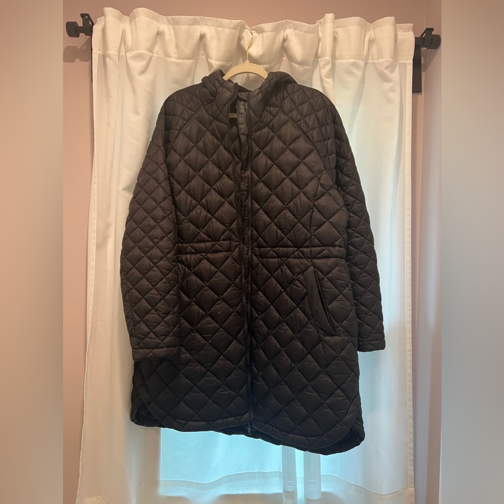 ATHLETA whisper featherless puffer jacket